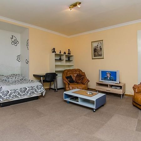 Apartment Triokhsviatytelskaya Street 3 Kiev Luaran gambar