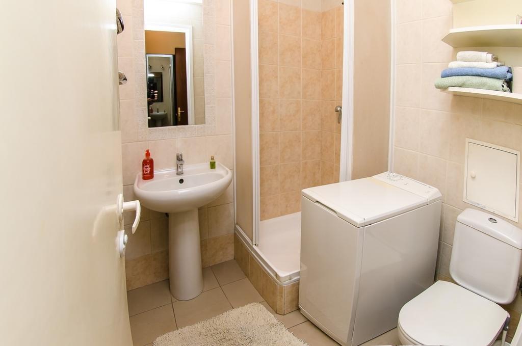 Apartment Triokhsviatytelskaya Street 3 Kiev Luaran gambar