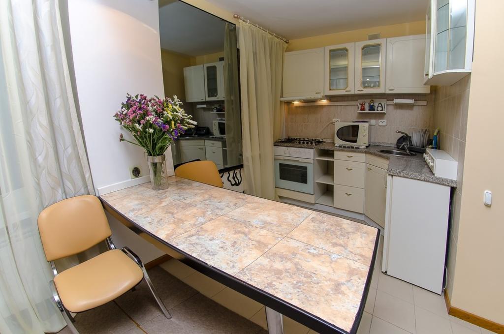 Apartment Triokhsviatytelskaya Street 3 Kiev Luaran gambar
