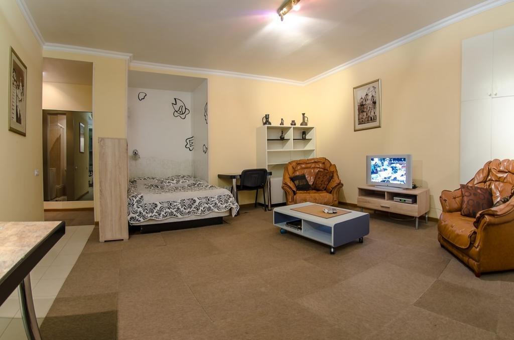 Apartment Triokhsviatytelskaya Street 3 Kiev Luaran gambar