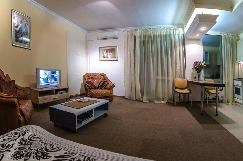 Apartment Triokhsviatytelskaya Street 3 Kiev Luaran gambar