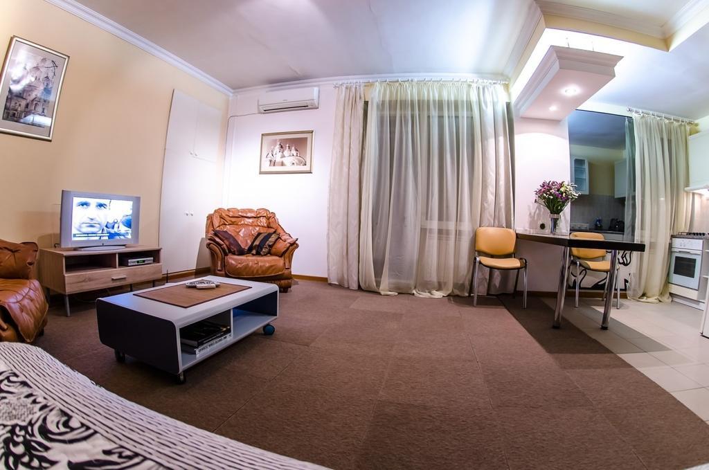 Apartment Triokhsviatytelskaya Street 3 Kiev Luaran gambar