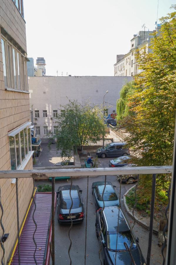 Apartment Triokhsviatytelskaya Street 3 Kiev Luaran gambar