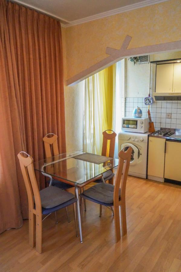 Apartment Triokhsviatytelskaya Street 3 Kiev Luaran gambar